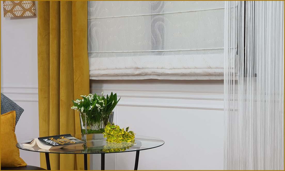 Roleta rzymska rozsuwana.